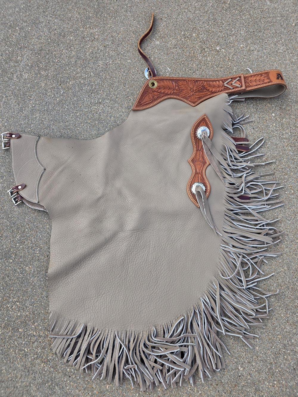Custom chinks made by David Rigby od Frecker's Saddlery